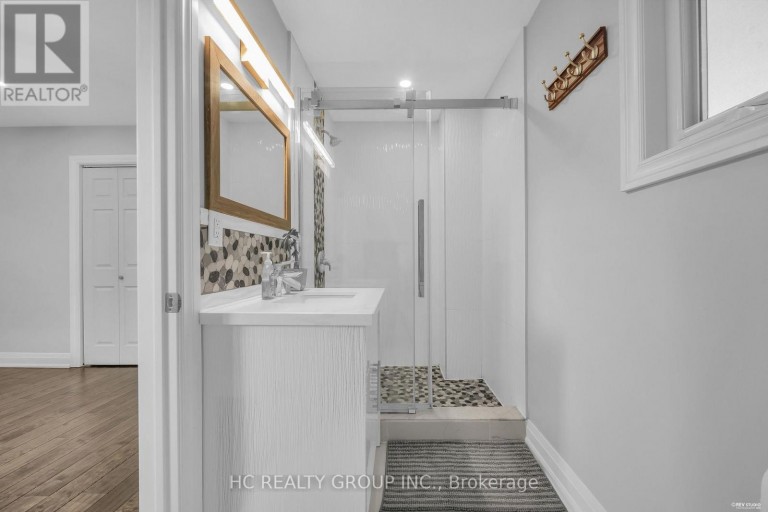 17 PUGSLEY AVENUE, Richmond Hill (Crosby), Ontario, L4C8B6