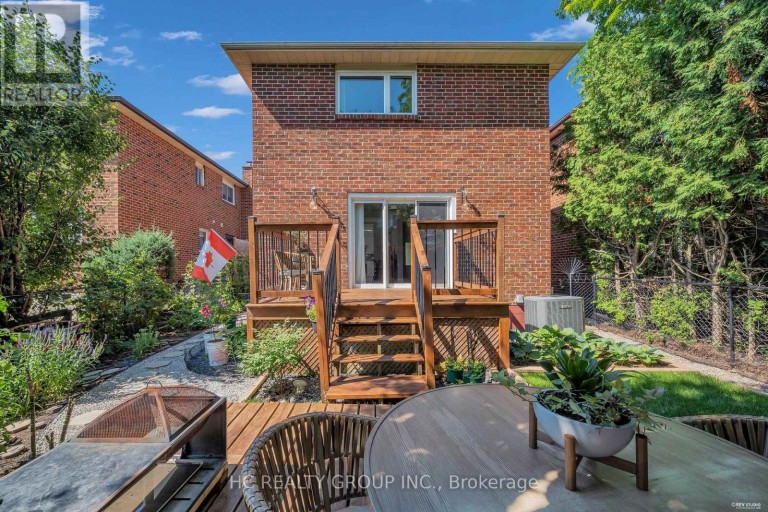 17 PUGSLEY AVENUE, Richmond Hill (Crosby), Ontario, L4C8B6