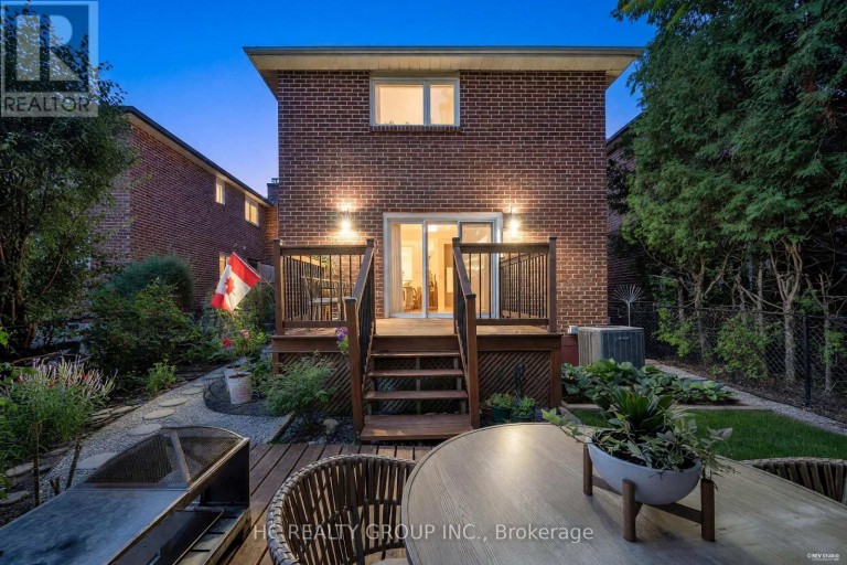 17 PUGSLEY AVENUE, Richmond Hill (Crosby), Ontario, L4C8B6