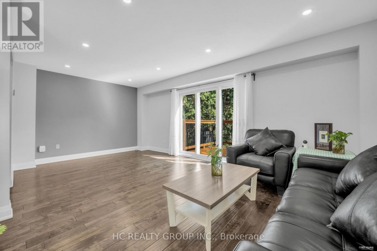 17 PUGSLEY AVENUE, Richmond Hill (Crosby), Ontario, L4C8B6
