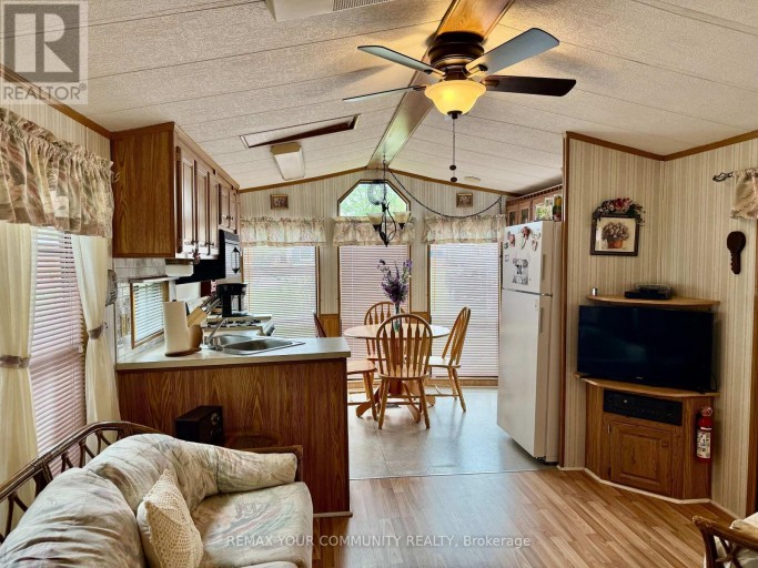 42 - 285 CRYDERMANS 42 SIDE ROAD, Georgina (Baldwin), Ontario, L0E1A0