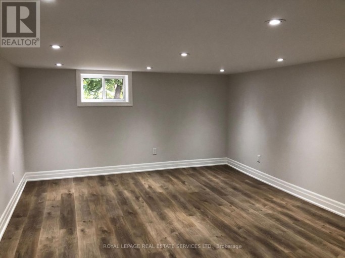 14 AVONHURST ROAD, Toronto (Islington-City Centre West), Ontario, M9A2G8