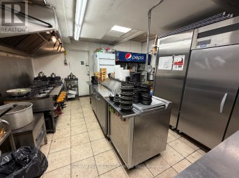 12 - 3085 HURONTARIO ST STREET Mississauga (Cooksville) Ontario photo 3