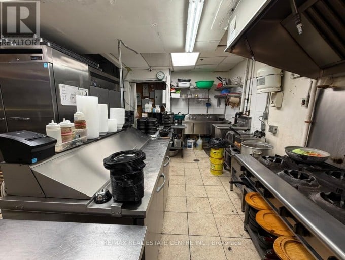 12 - 3085 HURONTARIO ST STREET, Mississauga (Cooksville), Ontario, L5A4E4