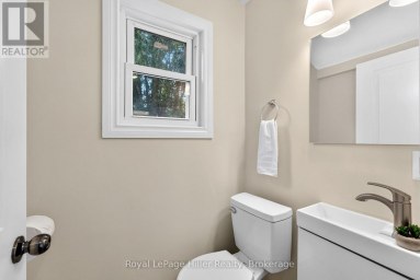 137 REBECCA STREET Stratford Ontario photo 26