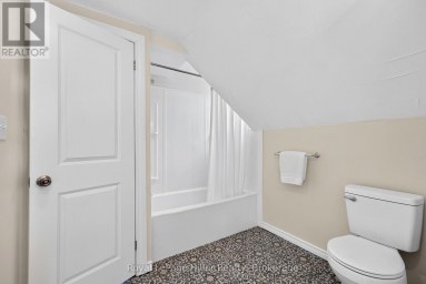 137 REBECCA STREET Stratford Ontario photo 31