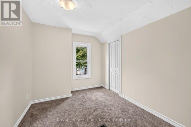 137 REBECCA STREET Stratford Ontario photo 32