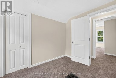 137 REBECCA STREET Stratford Ontario photo 33