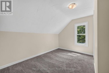 137 REBECCA STREET Stratford Ontario photo 34