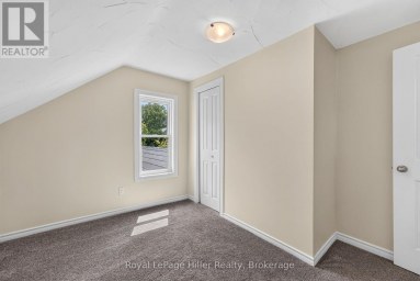 137 REBECCA STREET Stratford Ontario photo 35
