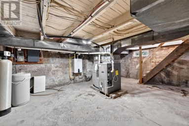 137 REBECCA STREET Stratford Ontario photo 37