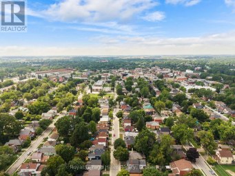 137 REBECCA STREET Stratford Ontario photo 47