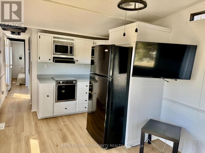204 - 285 CRYDERMANS SIDE ROAD, Georgina (Baldwin), Ontario, L0E1A0