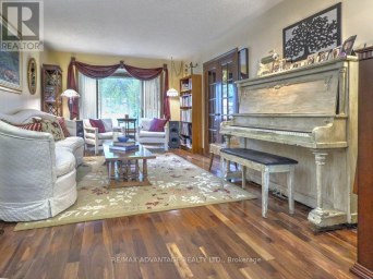 264 SUFFOLK PLACE London North (North K) Ontario photo 11