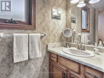 264 SUFFOLK PLACE London North (North K) Ontario photo 19
