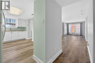 303 - 19 LAKE AVENUE S Hamilton (Stoney Creek) Ontario photo 19