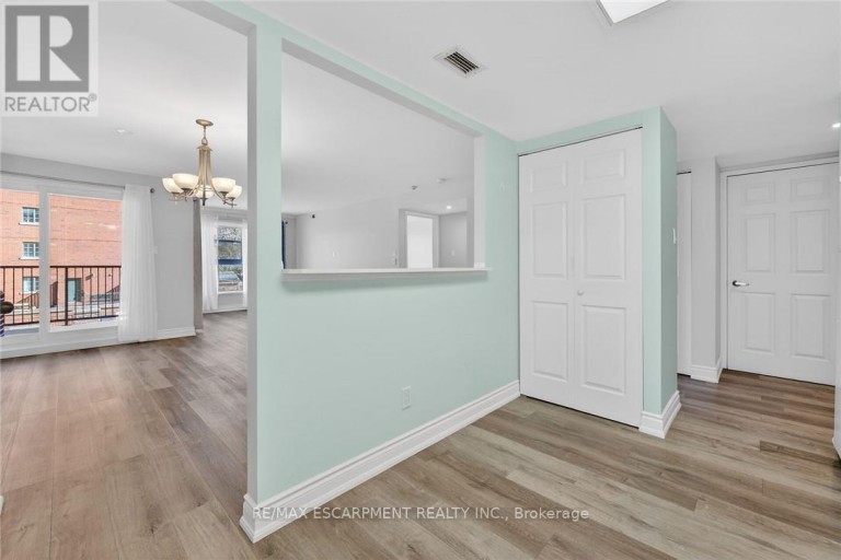303 - 19 LAKE AVENUE S, Hamilton (Stoney Creek), Ontario, L8G2V1