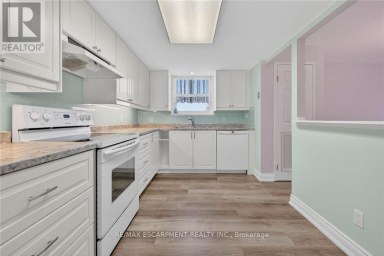 303 - 19 LAKE AVENUE S Hamilton (Stoney Creek) Ontario photo 22