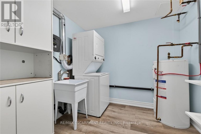 303 - 19 LAKE AVENUE S, Hamilton (Stoney Creek), Ontario, L8G2V1