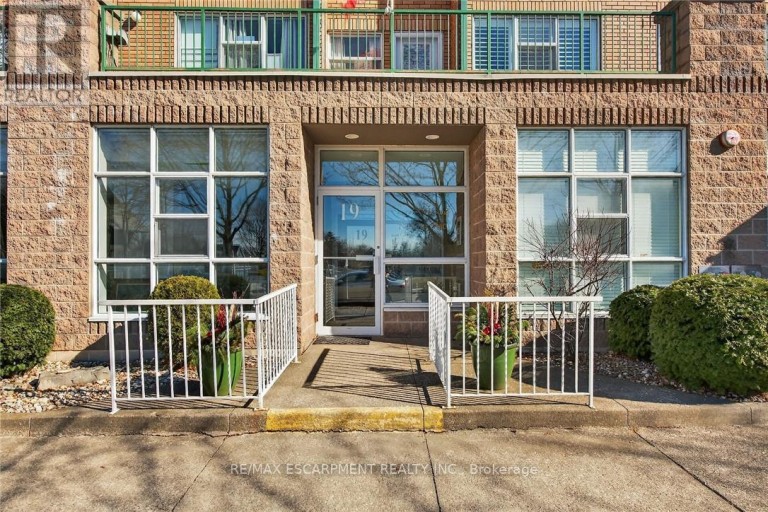 303 - 19 LAKE AVENUE S, Hamilton (Stoney Creek), Ontario, L8G2V1