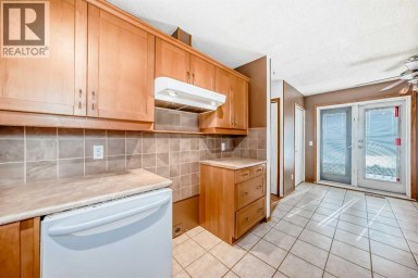 243 Erin Meadow Close Calgary Alberta photo 9