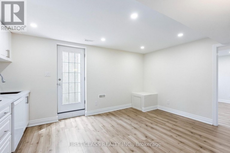 802 YATES DRIVE, Milton (CO Coates), Ontario, L9T0E7