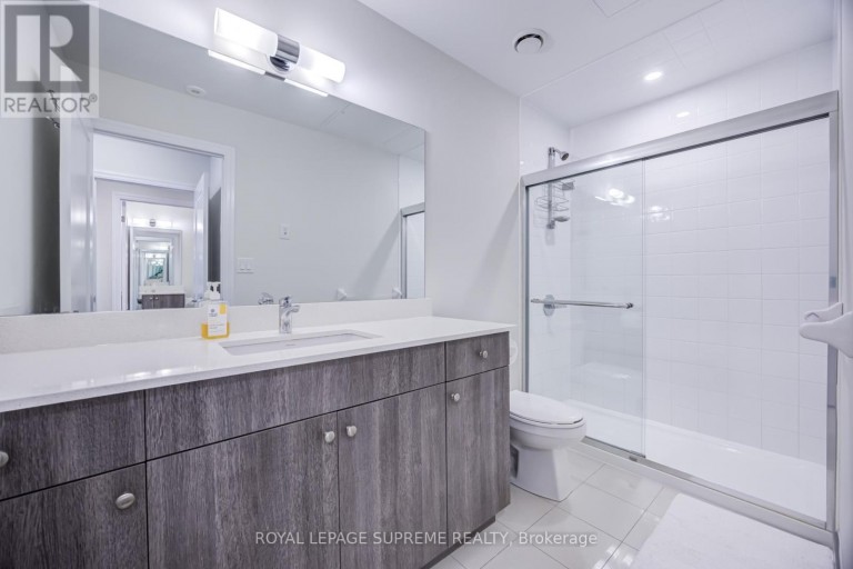 207 - 652 CRICKLEWOOD DRIVE, Mississauga (Mineola), Ontario, L5G0A5