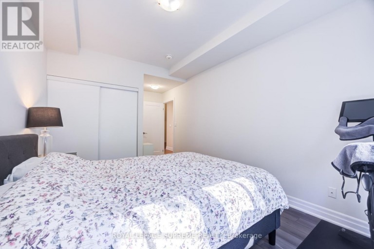 207 - 652 CRICKLEWOOD DRIVE, Mississauga (Mineola), Ontario, L5G0A5