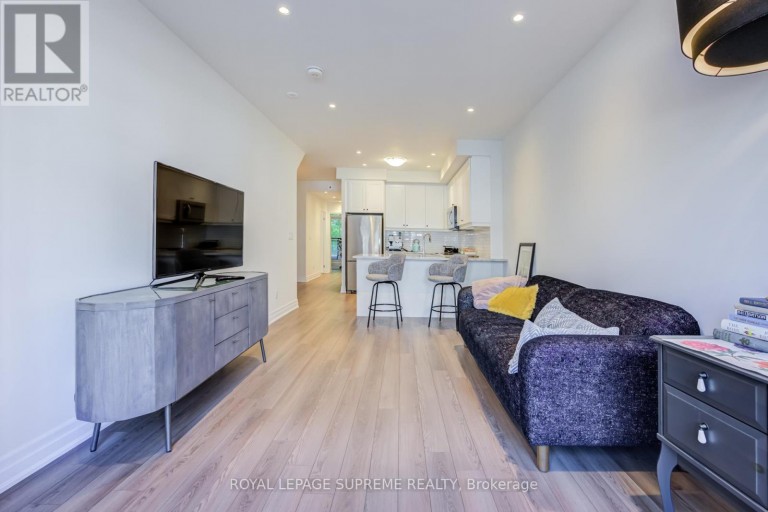 207 - 652 CRICKLEWOOD DRIVE, Mississauga (Mineola), Ontario, L5G0A5