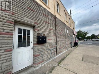 A - 88 UXBRIDGE AVENUE Toronto (Weston-Pellam Park) Ontario photo 1