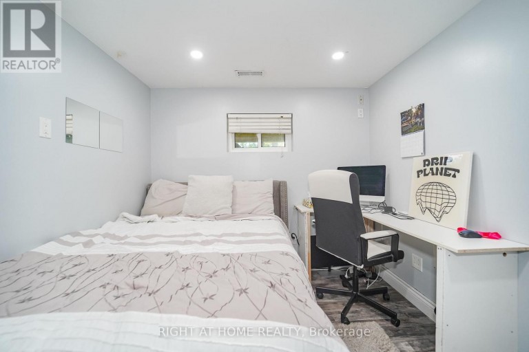 17 CLOVER AVENUE, Barrie (Allandale Heights), Ontario, L4N3M7