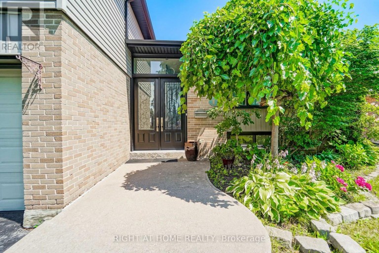 17 CLOVER AVENUE, Barrie (Allandale Heights), Ontario, L4N3M7