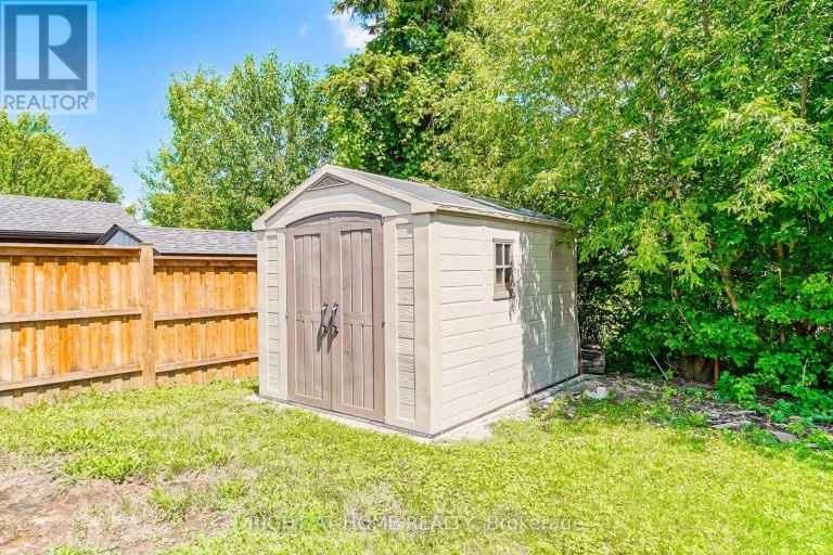 17 CLOVER AVENUE, Barrie (Allandale Heights), Ontario, L4N3M7