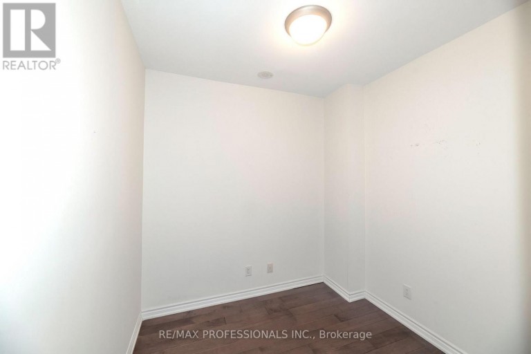 312 - 1135 ROYAL YORK ROAD, Toronto (Edenbridge-Humber Valley), Ontario, M9A0C3