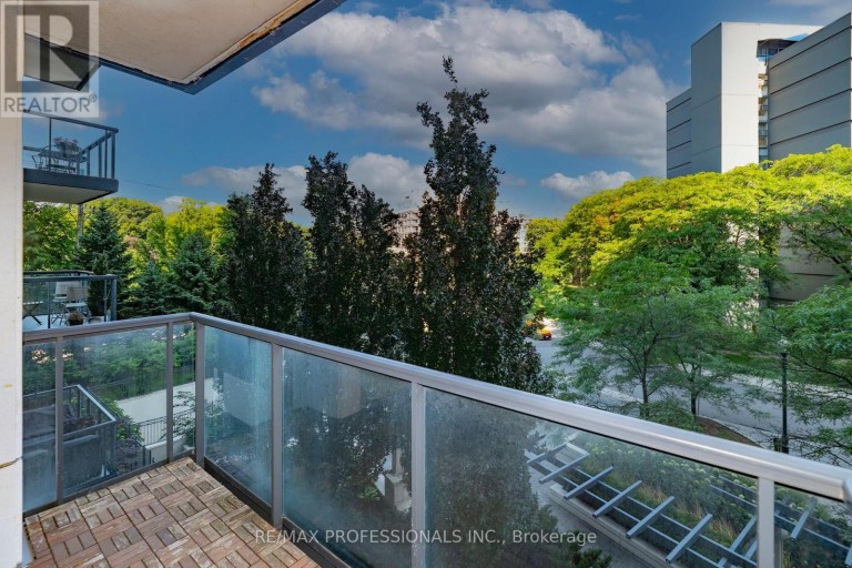 312 - 1135 ROYAL YORK ROAD, Toronto (Edenbridge-Humber Valley), Ontario, M9A0C3