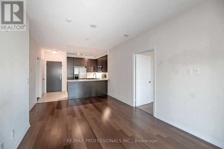 312 - 1135 ROYAL YORK ROAD, Toronto (Edenbridge-Humber Valley), Ontario, M9A0C3