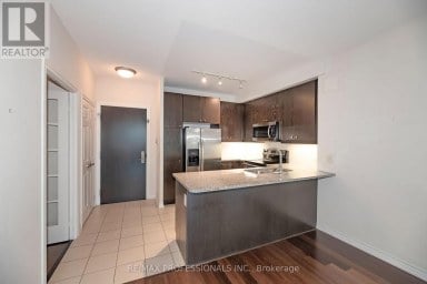 312 - 1135 ROYAL YORK ROAD Toronto (Edenbridge-Humber Valley) Ontario photo 7