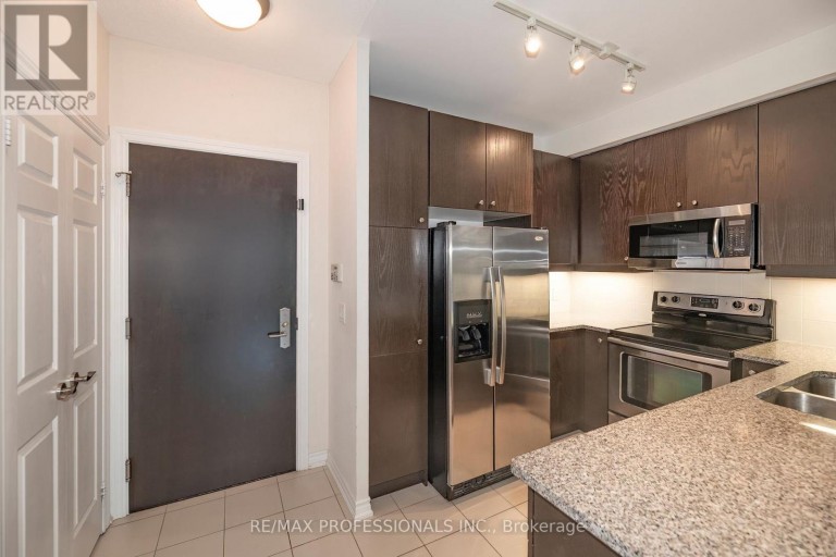 312 - 1135 ROYAL YORK ROAD, Toronto (Edenbridge-Humber Valley), Ontario, M9A0C3