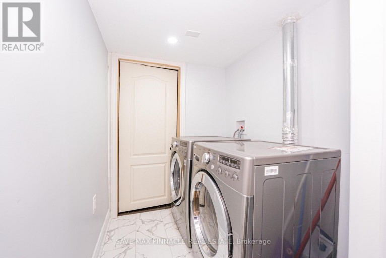 16 BABY POINTE TRAIL, Brampton (Northwest Brampton), Ontario, L7A0W3
