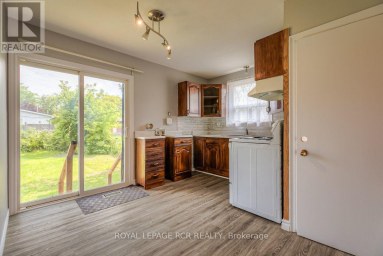 11 JACKSONS POINT AVENUE Georgina (Sutton & Jackson's Point) Ontario photo 13
