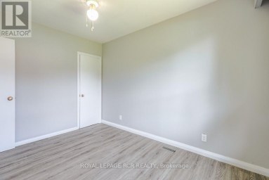 11 JACKSONS POINT AVENUE Georgina (Sutton & Jackson's Point) Ontario photo 8