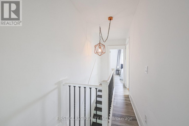 53 ALDRIDGE AVENUE, Toronto (Woodbine Corridor), Ontario, M4C3W3