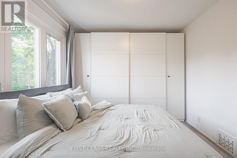 53 ALDRIDGE AVENUE, Toronto (Woodbine Corridor), Ontario, M4C3W3