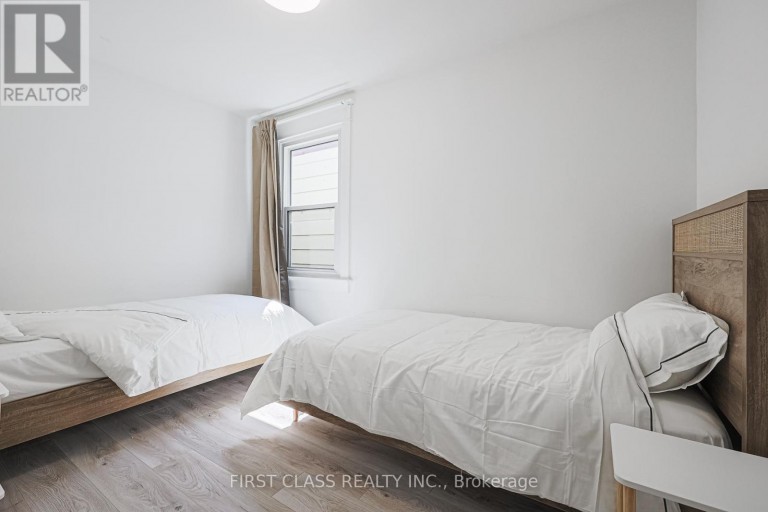 53 ALDRIDGE AVENUE, Toronto (Woodbine Corridor), Ontario, M4C3W3