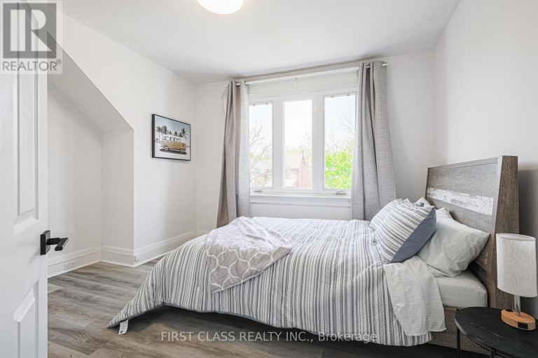 53 ALDRIDGE AVENUE, Toronto (Woodbine Corridor), Ontario, M4C3W3