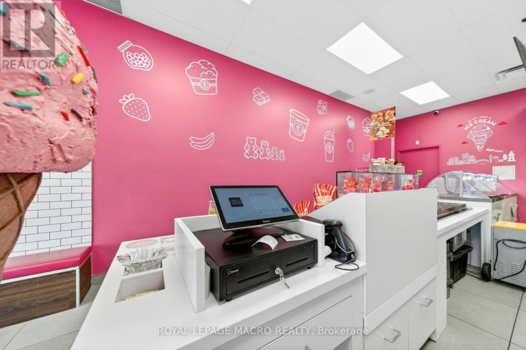 D9 - 380 DUNDAS STREET E, Oakville (WC Wedgewood Creek), Ontario, L6H6Z9