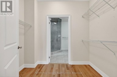 100 KARI CRESCENT Collingwood Ontario photo 12