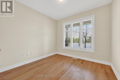 100 KARI CRESCENT Collingwood Ontario photo 15