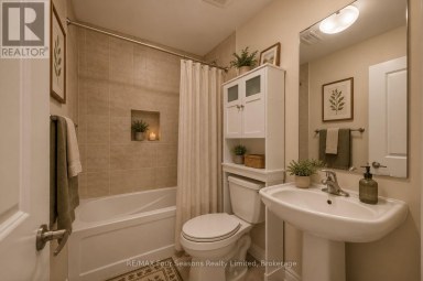 100 KARI CRESCENT Collingwood Ontario photo 27