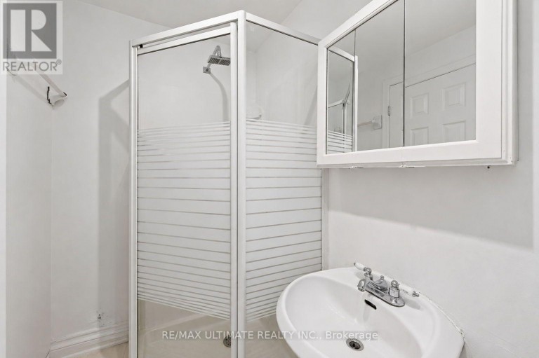 3 - 2360 QUEEN STREET E, Toronto (The Beaches), Ontario, M4E1H3